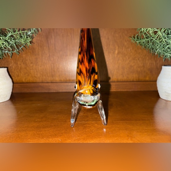 MURANO Artistic Glass Fish Sculpture in Amber and Black. 4’ X 5’. - Picture 3 of 14